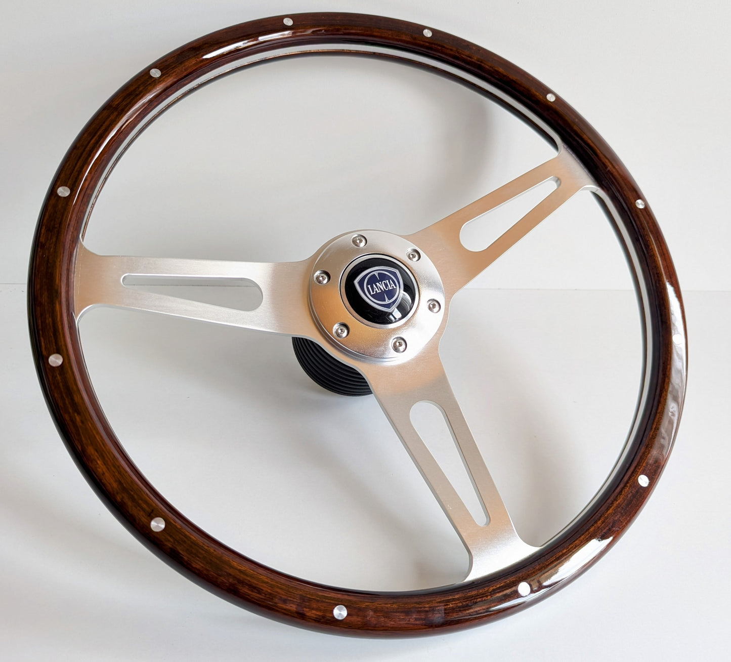 Steering Wheel for Lancia Flaminia (1957–1970) – Wooden Rim, Classic, Vintage Vision, Silver Spokes, 380mm