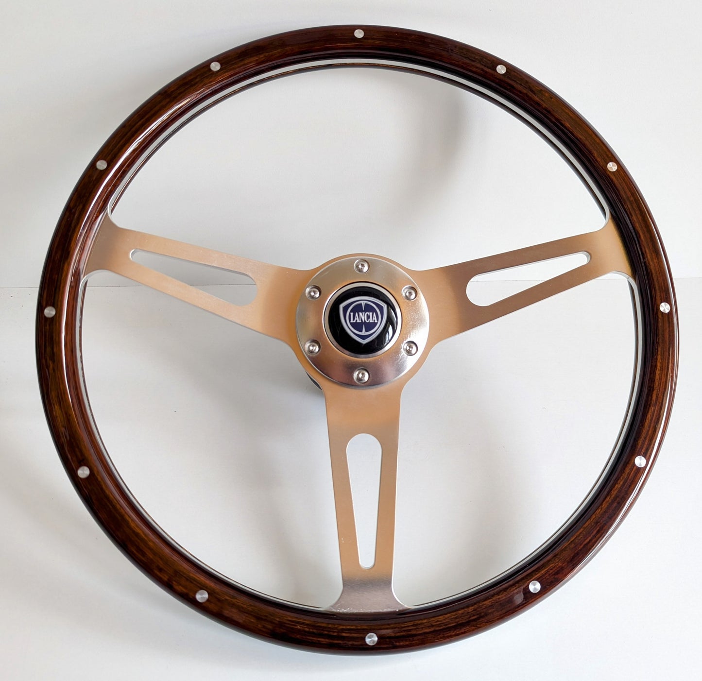 Steering Wheel for Lancia Flaminia (1957–1970) – Wooden Rim, Classic, Vintage Vision, Silver Spokes, 380mm