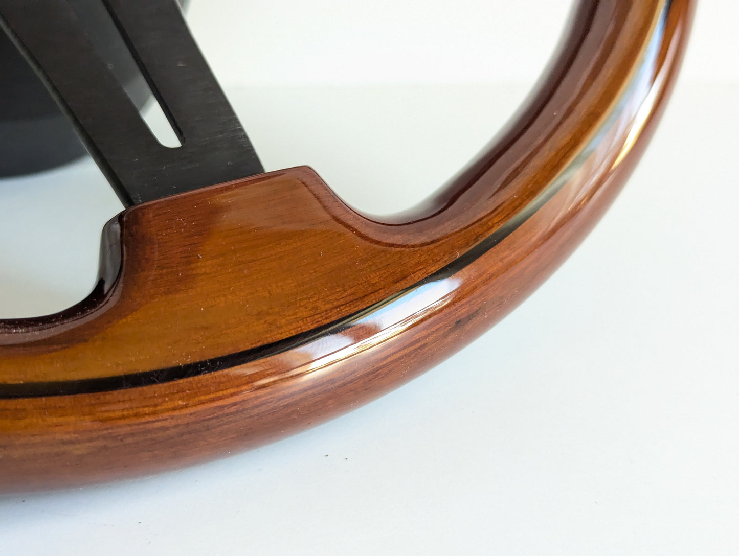 Steering Wheel for BMW E31 E32 E34 E36 92-95 (1992–1995) – 350 mm Solid Wood, Vintage Black Spokes