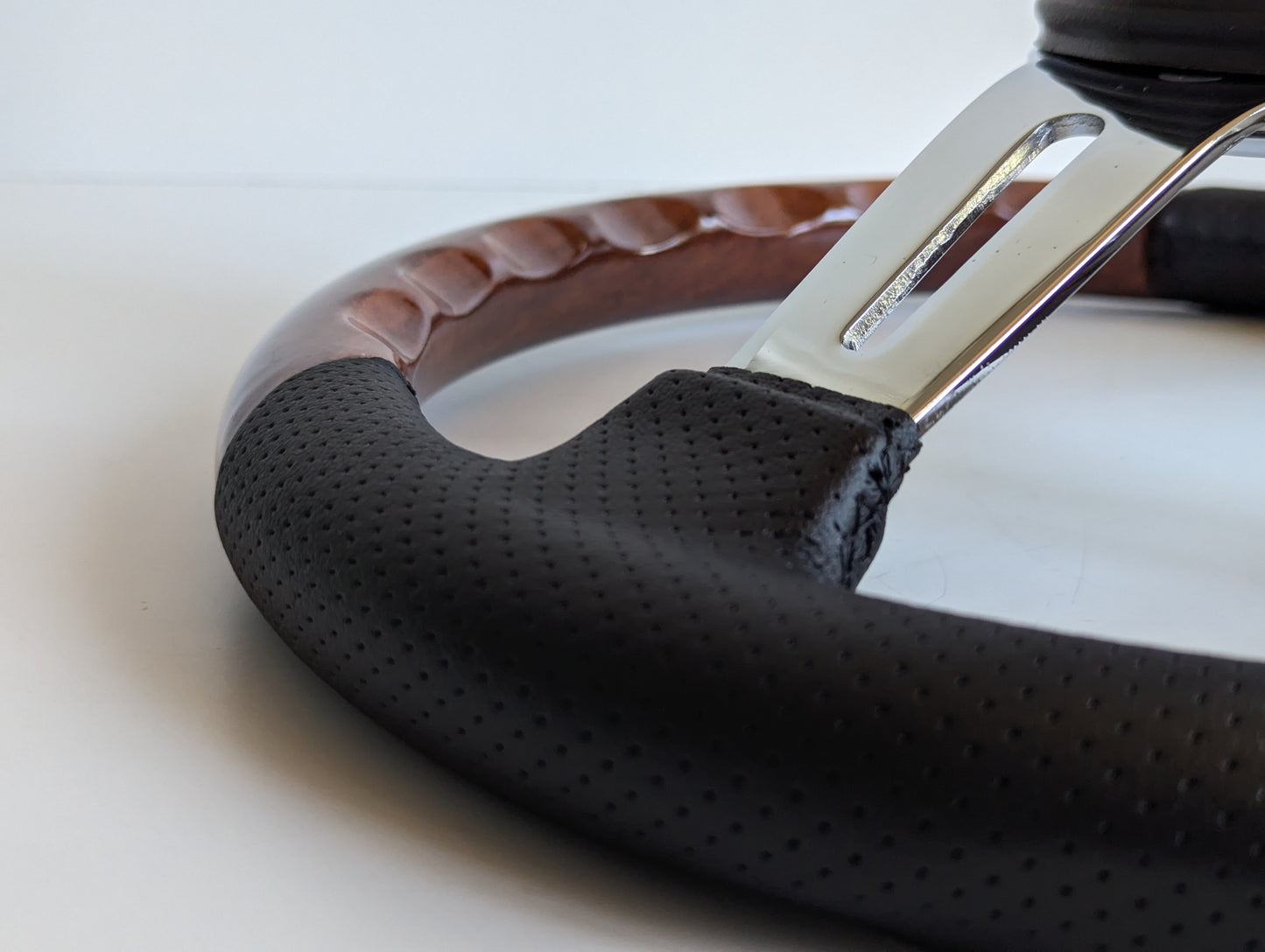 Steering Wheel For VW T4 Bus Caravelle Multyvan Transporter (1994-2003) - Flat Bottom, Wood, Vintage, Black Leather, Chrome spokes, 350 mm