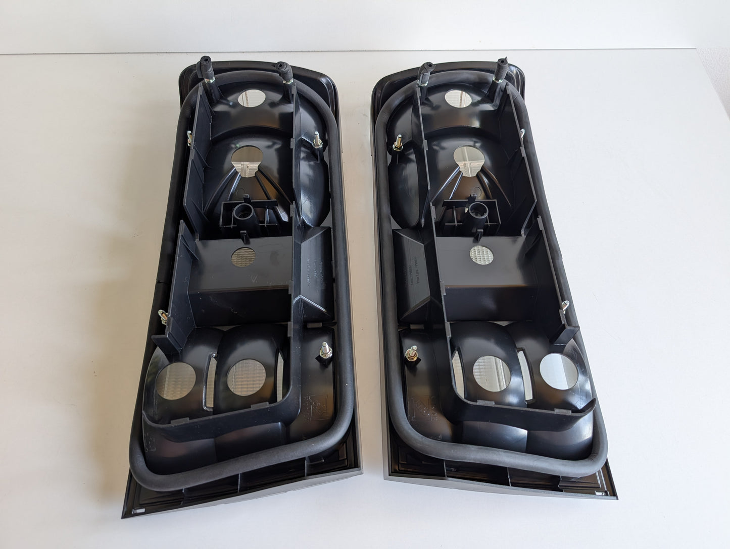 BMW E30 Facelift All White Tail Lights Facelift Premium Aftermarket Set