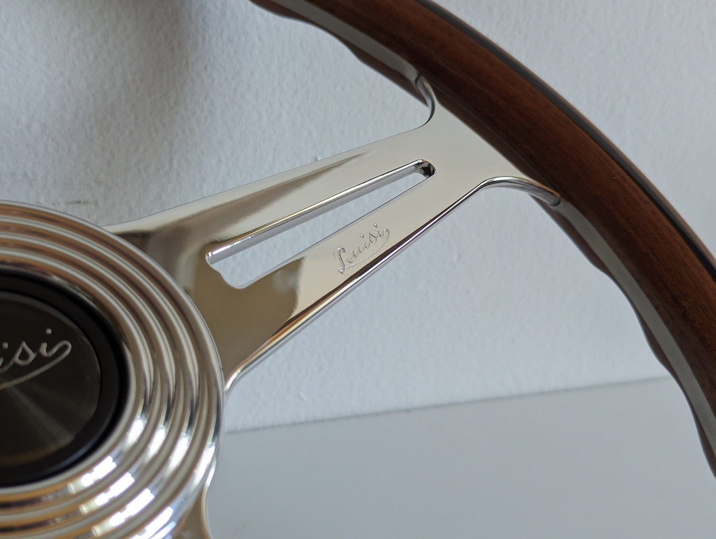 Steering wheel Wood Craftmanship Handmade in Italy OEM LUISI Wooden Fits For Mercedes Benz W123 W124 W201 190 R107 W107 W126 1978-1992
