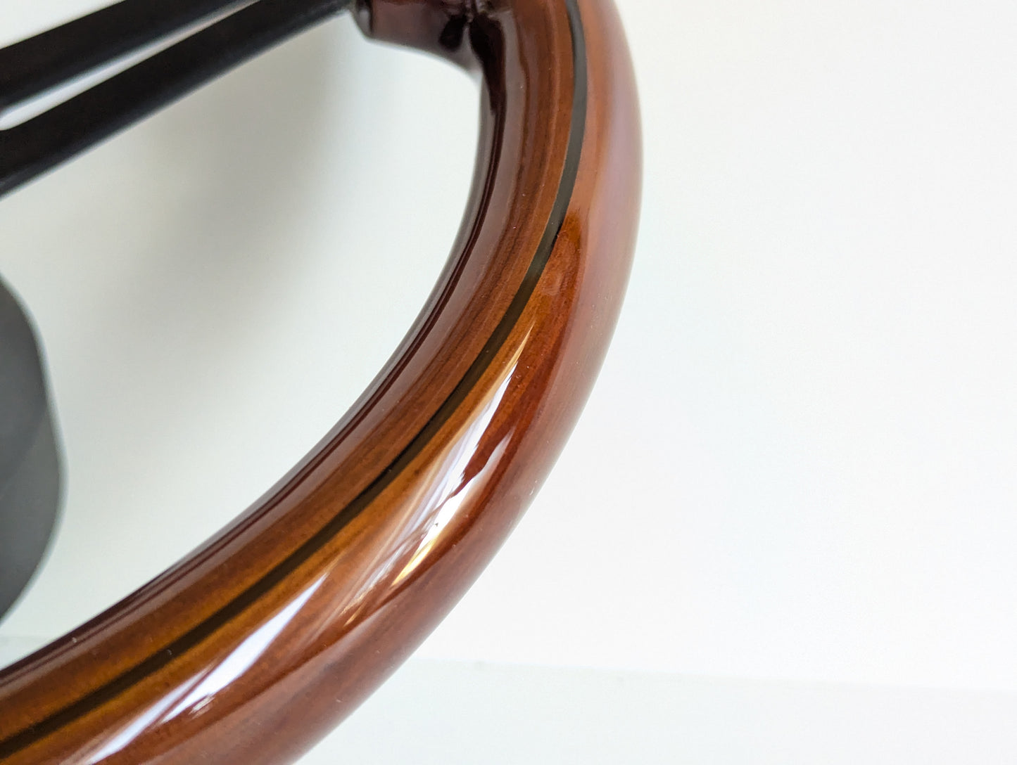 Steering Wheel for BMW E31 E32 E34 E36 92-95 (1992–1995) – 350 mm Solid Wood, Vintage Black Spokes