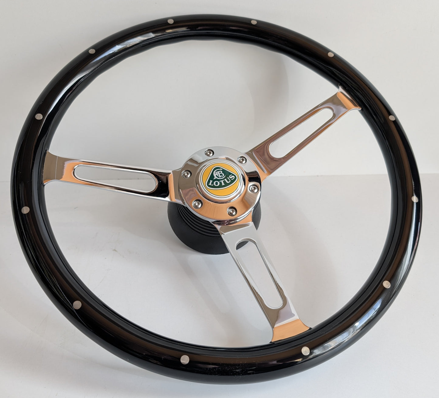 Steering Wheel For Lotus Europa & Super 7 (1966–1975) - 380mm Wooden Rim, Black Finish & Chrome Spokes