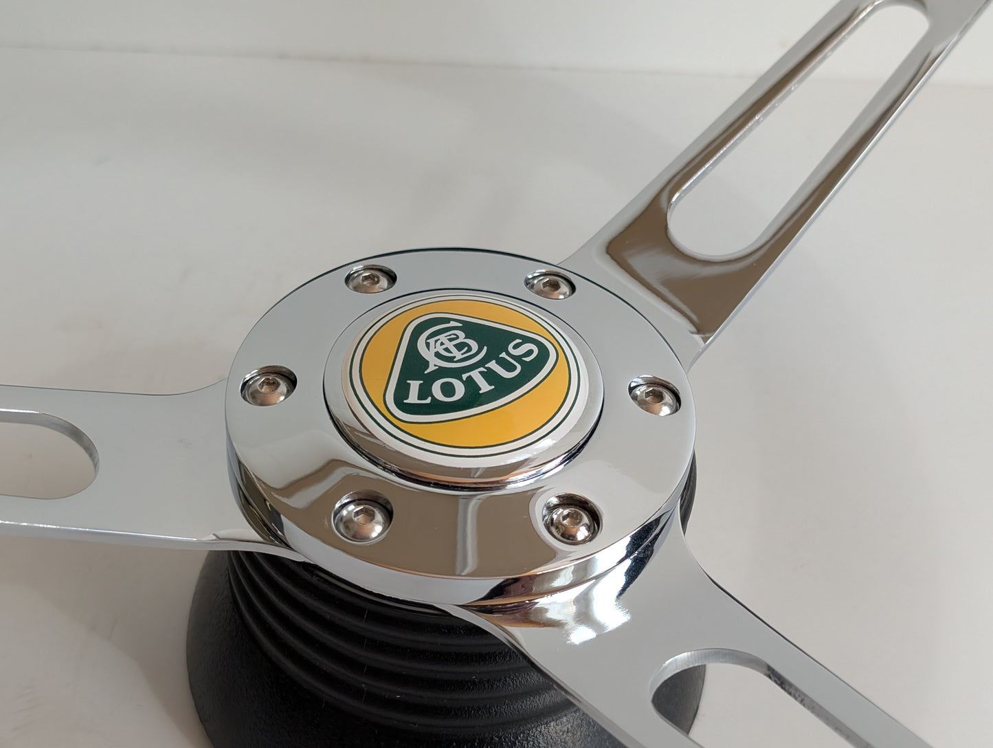 Steering Wheel For Lotus Europa & Super 7 (1966–1975) - 380mm Wooden Rim, Black Finish & Chrome Spokes