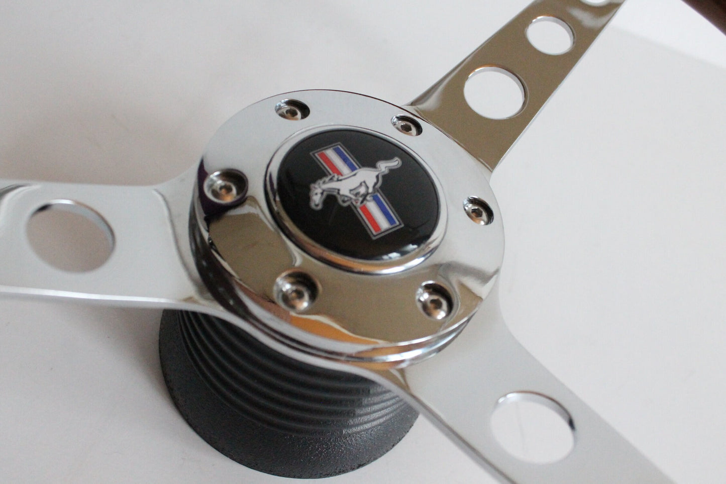 Steering Wheel For Ford Mustang 1967-1969 Thunderbird 1967-1976  ???? - Wooden Rim, Chrome Spokes with Holes, Classic, Vintage Style, 380 mm
